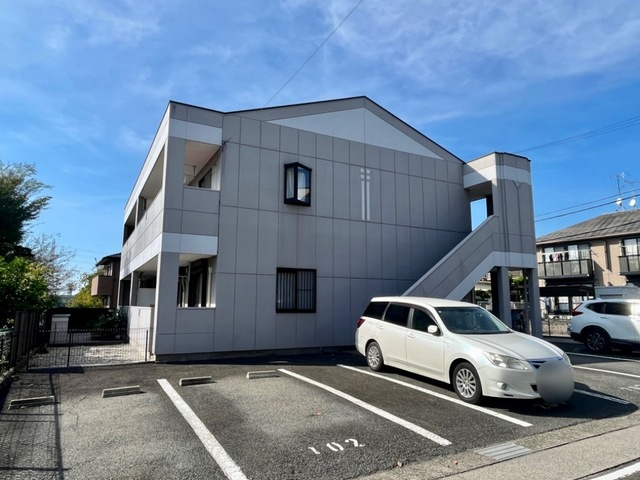 ヒルズ牧の池の駐車場