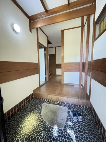 垂水区舞子坂三丁目戸建ての玄関