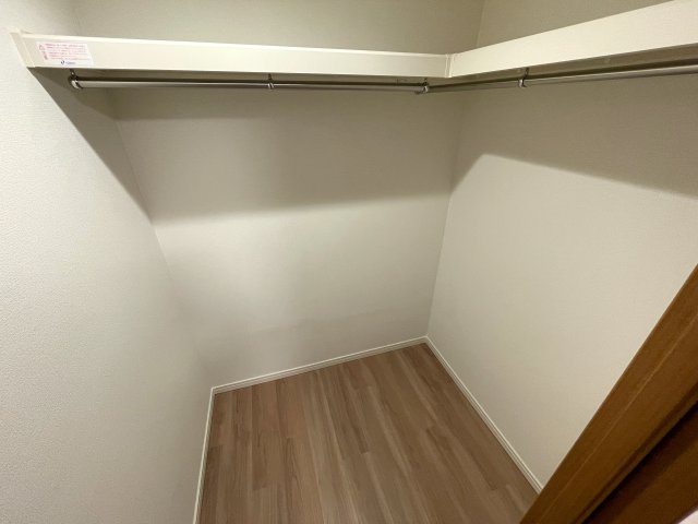 キッチン周り充実！カウンターで居酒屋やラーメン屋ごっこも楽しめる、ヘイ！お待ちっ！！！な、『サングレイス小机』リフォームの収納|こまごまとしたものを収納できそうですね