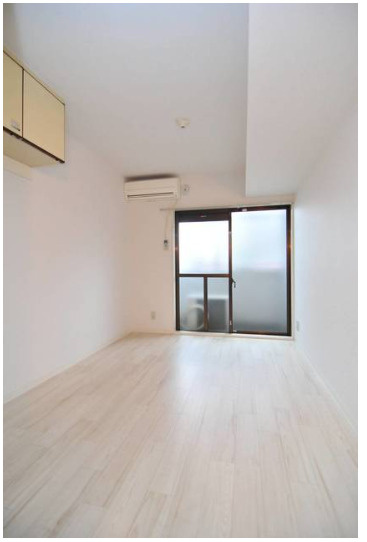 メゾンドグルローの居間・リビング