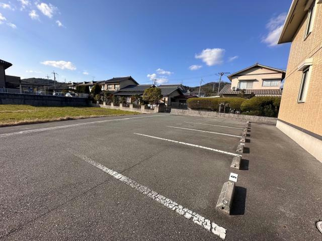 ハイムエルピスⅡの駐車場