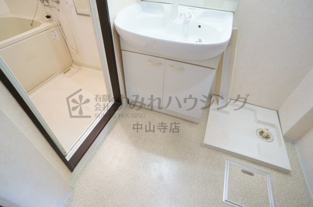 メゾン東野の玄関|参考、同建物・同間取りの号室