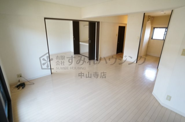 メゾン東野の居間・リビング|参考、同建物・同間取りの号室