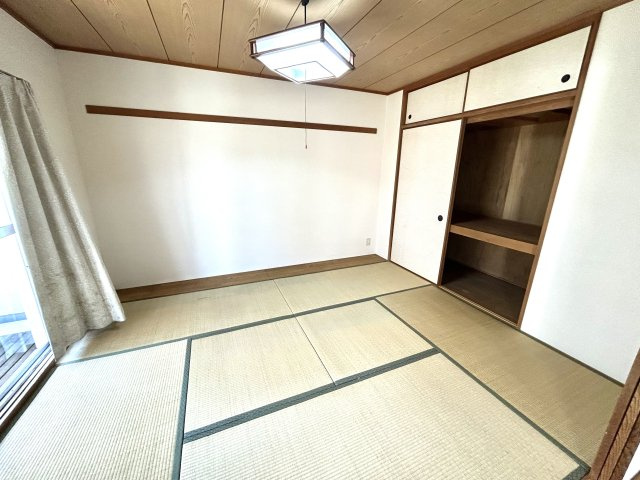 ウェル・メロード狩場台第２-14号棟の和室