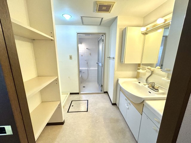 ウェル・メロード狩場台第２-14号棟の脱衣所