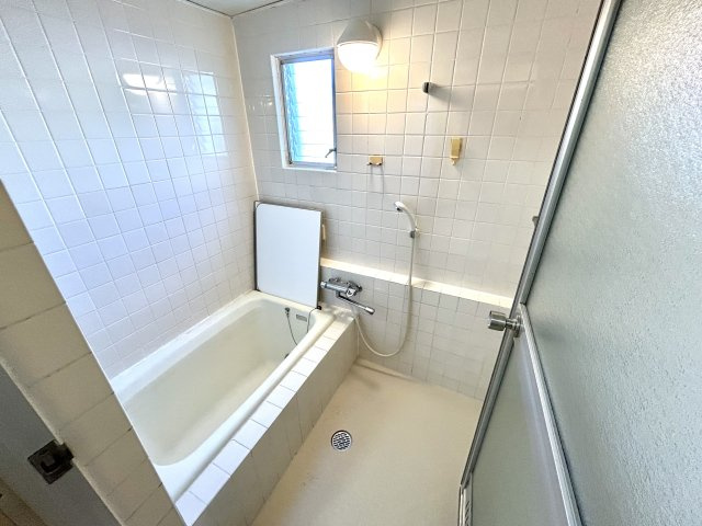 ウェル・メロード狩場台第２-14号棟の浴室