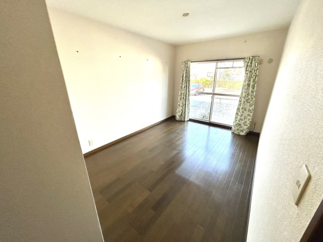 ウェル・メロード狩場台第２-14号棟の洋室