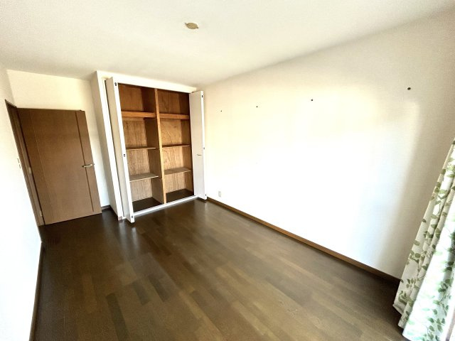 ウェル・メロード狩場台第２-14号棟の洋室