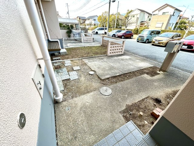 ウェル・メロード狩場台第２-14号棟の駐車場