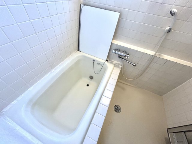 ウェル・メロード狩場台第２-14号棟の浴室