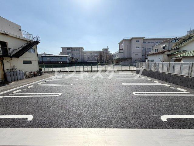 D-RESISIA大橋の駐車場