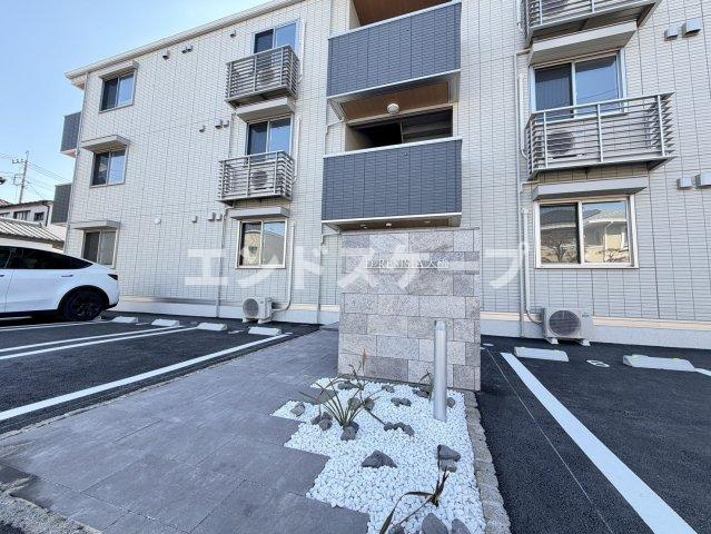 D-RESISIA大橋の駐車場