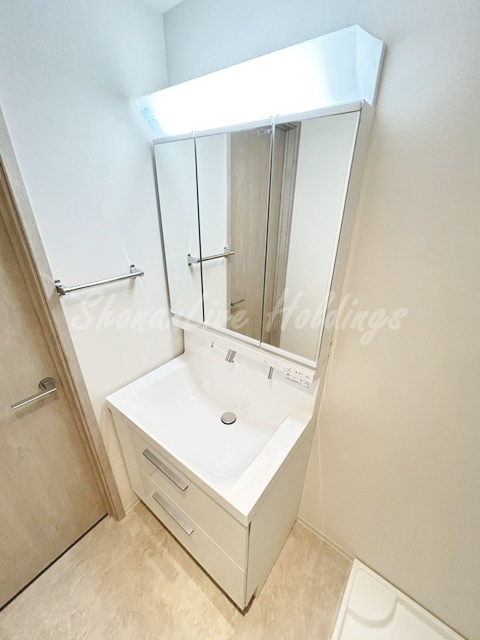 横浜市戸塚区俣野町のアパートの洗面所|※同施工別建物