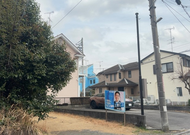 【前面道路含む現地写真】 | 眺望を気にして物件を探す場合、前面に建物が建っていないか現地で確認しましょう！前面に建物があると景色はもちろん、日当たりや風通しにも影響が出てきます。住んだ時のことを想像しながら現地見学をしましょう。