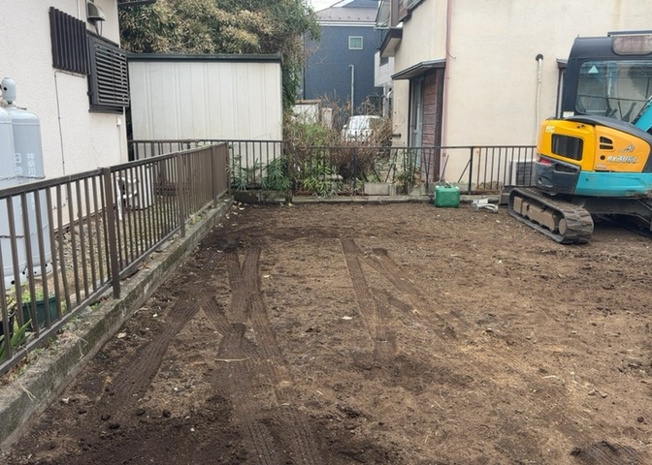 【庭】 | 庭があることでガーデニングや家庭菜園はもちろん、こどもの遊び場やペットを放して遊ぶことができます。また、家の周囲に余裕があるということです。隣地との間があれば、十分な日当たりと、風通しが確保できます。