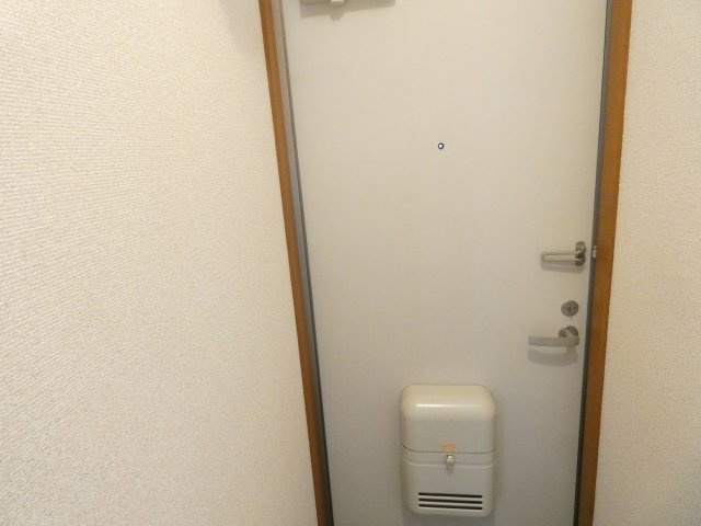 コーポサンＡの玄関