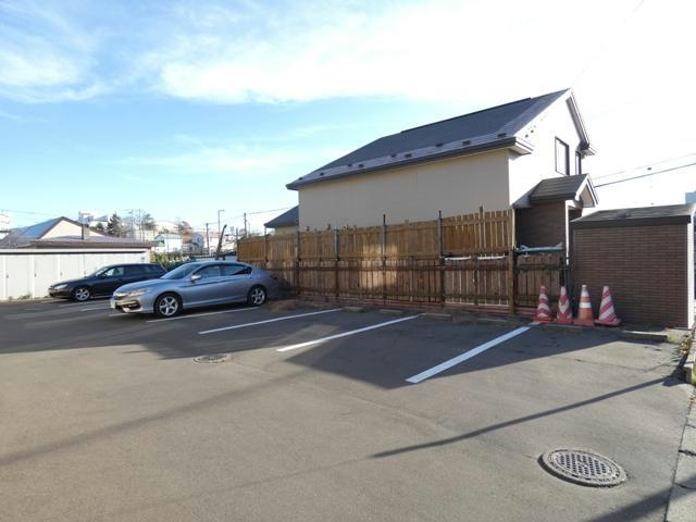 エクセルコート緑ヶ岡の駐車場
