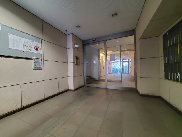 岡部ドエル五番館のロビー|ゆとりのあるロビーです
