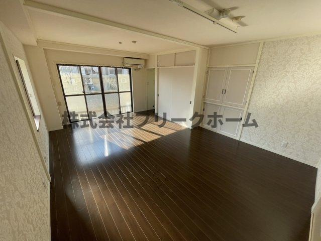 小金井市前原町３丁目の賃貸マンションの居間・リビング