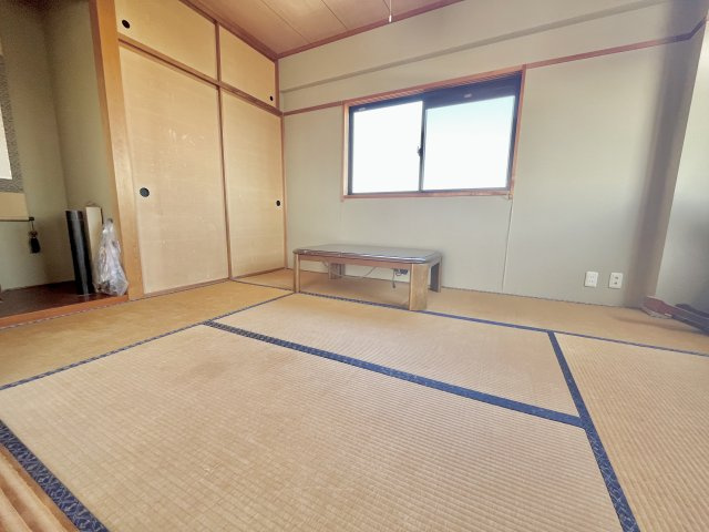 サンコーポ佐鳴台　中央区佐鳴台一丁目の和室|和の雰囲気を存分に楽しめる、ゆとりのある広さの和室です。