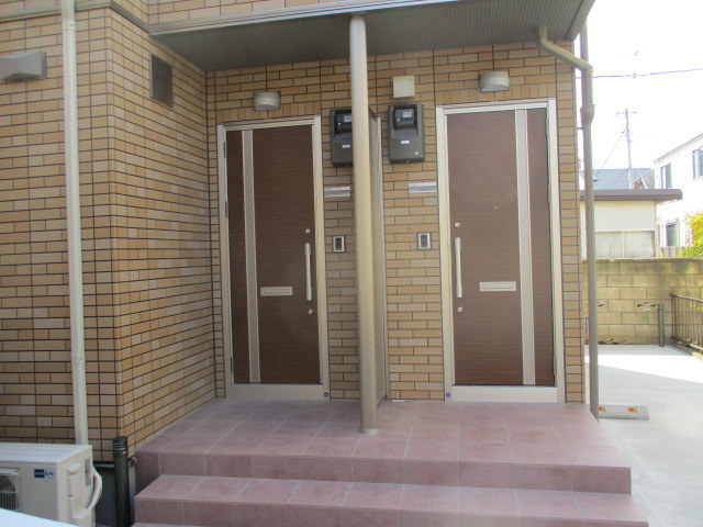 グレイスのエントランス|エントランス