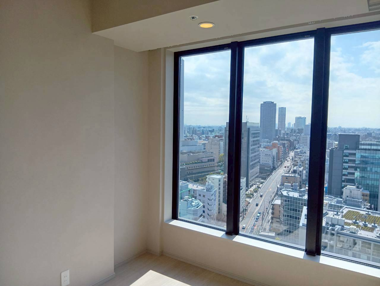 プラウドタワー渋谷　18階の洋室|令和8年3月16日撮影　