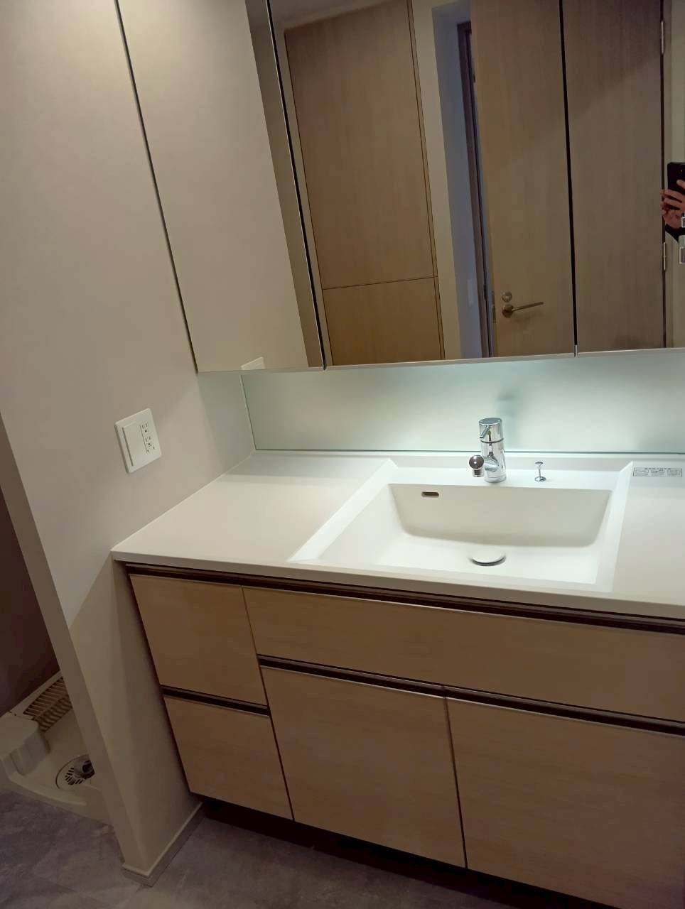 プラウドタワー渋谷　18階の独立洗面台|令和8年3月16日撮影　