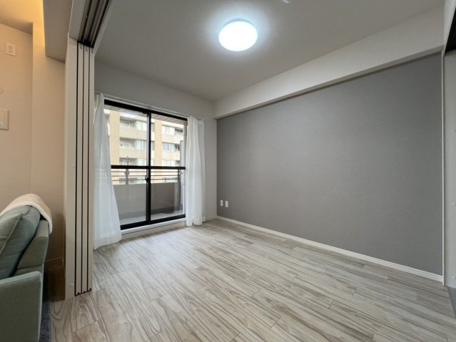 壁1面の色を変えるとおしゃれですね！