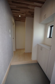 【玄関】 | 【仲介手数料無料！！】府中市若松町3丁目　新築戸建て（全3棟）2号棟　5990万円