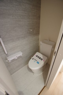 【トイレ】 | 【仲介手数料無料！！】府中市若松町3丁目　新築戸建て（全3棟）2号棟　5990万円