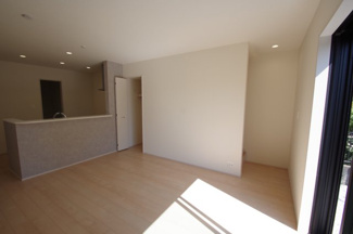 【居間・リビング】 | 【仲介手数料無料！！】府中市若松町3丁目　新築戸建て（全3棟）2号棟　5990万円