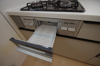 【キッチン】 | 【仲介手数料無料！！】府中市若松町3丁目　新築戸建て（全3棟）2号棟　5990万円 | グリル