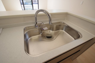 【キッチン】 | 【仲介手数料無料！！】府中市若松町3丁目　新築戸建て（全3棟）2号棟　5990万円 | 浄水器付き水栓