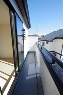 【バルコニー】 | 【仲介手数料無料！！】府中市若松町3丁目　新築戸建て（全3棟）2号棟　5990万円