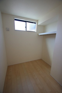 【洋室】 | 【仲介手数料無料！！】府中市若松町3丁目　新築戸建て（全3棟）2号棟　5990万円 | 納戸