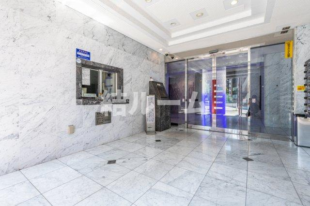 北区王子３丁目の賃貸マンションのエントランス