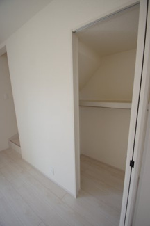 【収納】 | 【仲介手数料無料！！】府中市若松町3丁目　新築戸建て（全3棟）3号棟　6390万円 | 階段下収納