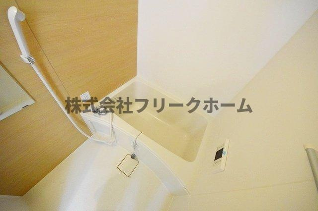 三鷹市下連雀４丁目のアパートの浴室|別部屋参考写真です。