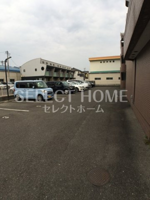 【駐車場】 | マンションリバーストーン | 駐車場です