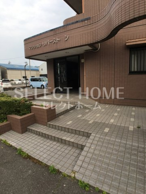 【エントランス】 | マンションリバーストーン | 清潔なエントランスです