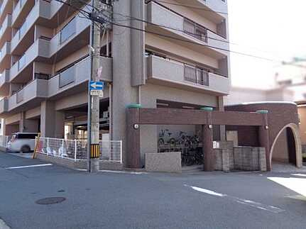 ランドコア呉本通の外観
