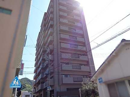 ランドコア呉本通の外観