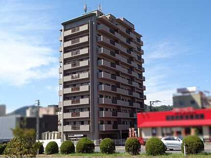 ランドコア呉本通の外観