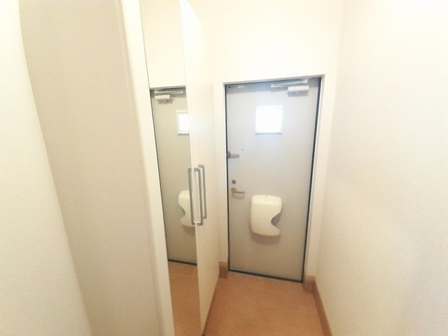 アッド　コンフォート２の玄関