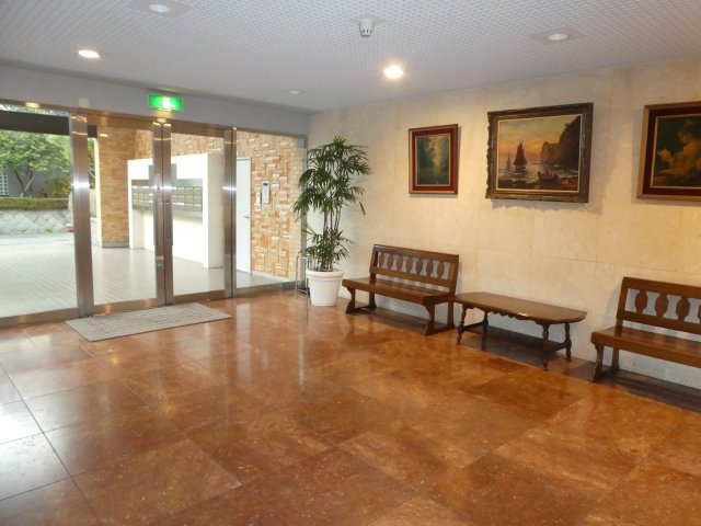 宝塚コートハイツのロビー