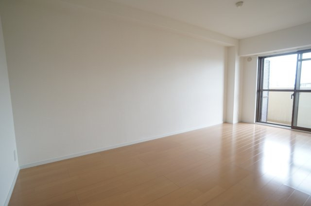 宝塚コートハイツの居間・リビング