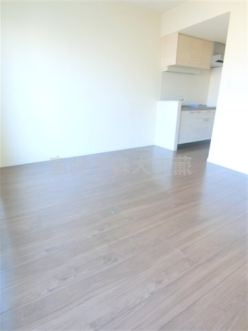 ミストラルコート(MISTRAL　COURT)の居間・リビング|LDK