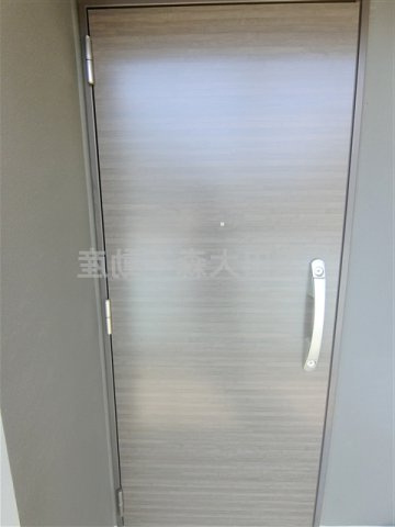 ミストラルコート(MISTRAL　COURT)の玄関