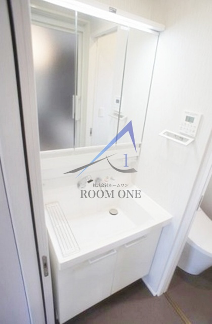 カーサ　クレールの洗面所|独立洗面台です。