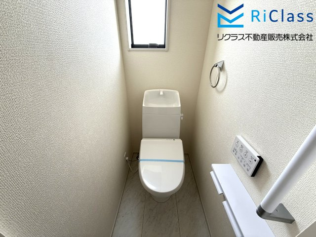 新築戸建　神戸市北区筑紫が丘１丁目8のトイレ|2階のトイレです